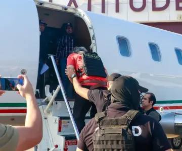 Vuelo con Hernán Bermúdez cambia itinerario antes de llegar a México