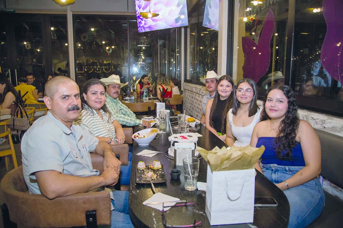 Se llena de cumpleaños en Gastronora