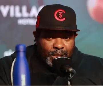 Entrenador de Crawford reconoce a ´Canelo´: "No tiene nada que demostrar"