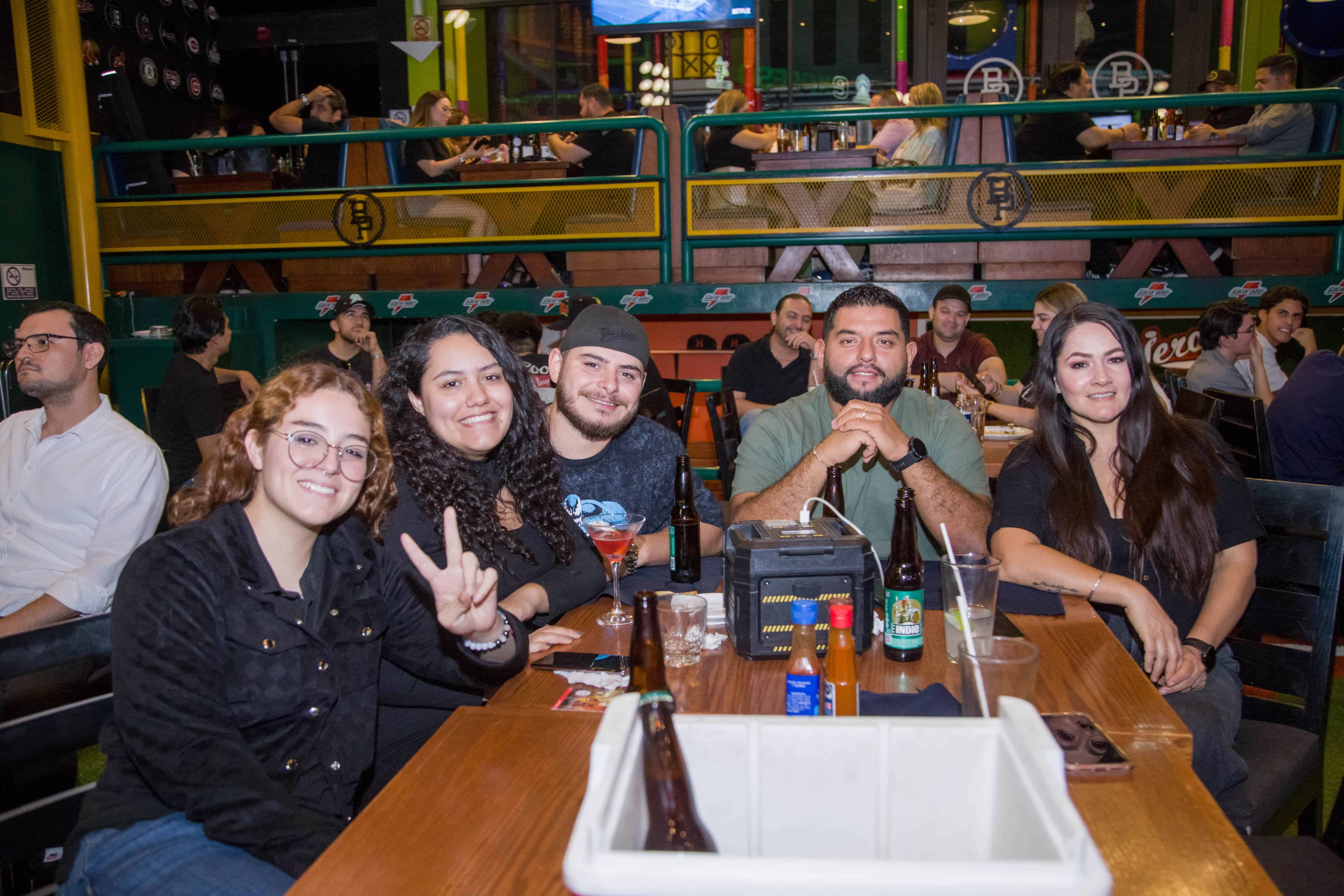 Disfrutan de su compañía en Ballpark Hermosillo