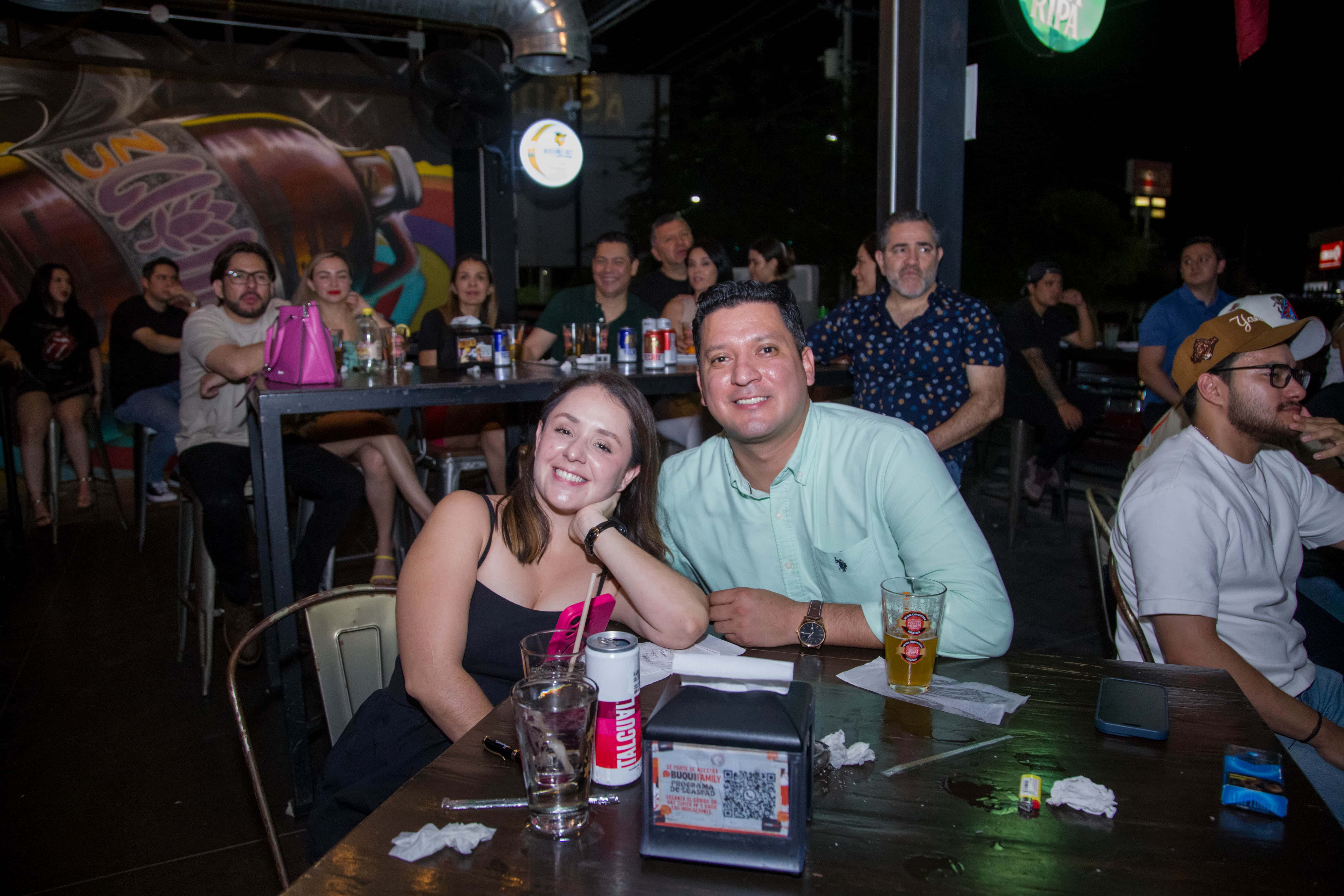 Brillan junto a su bebida favorita de Buqui Bichi Brewing