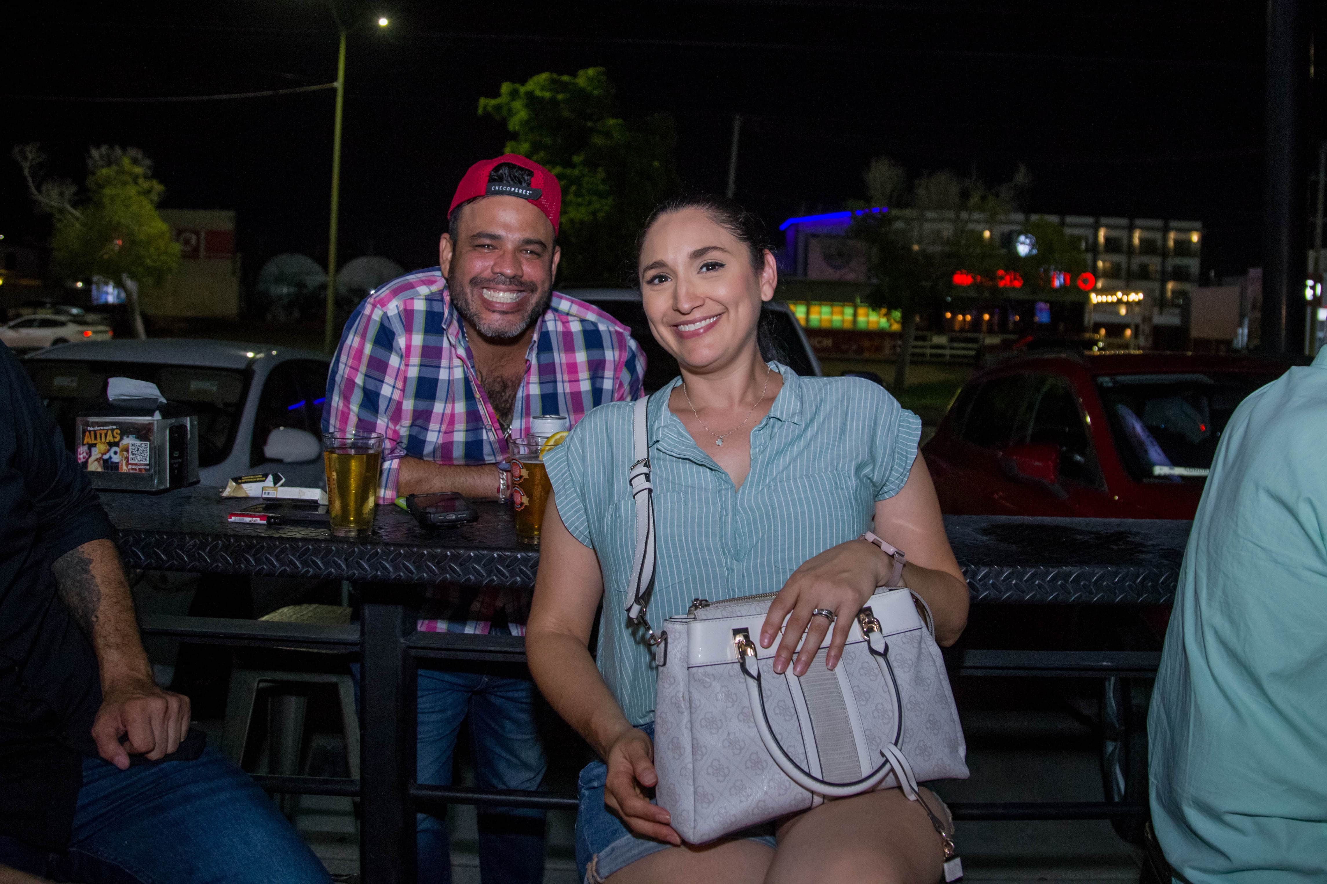 Brillan junto a su bebida favorita de Buqui Bichi Brewing