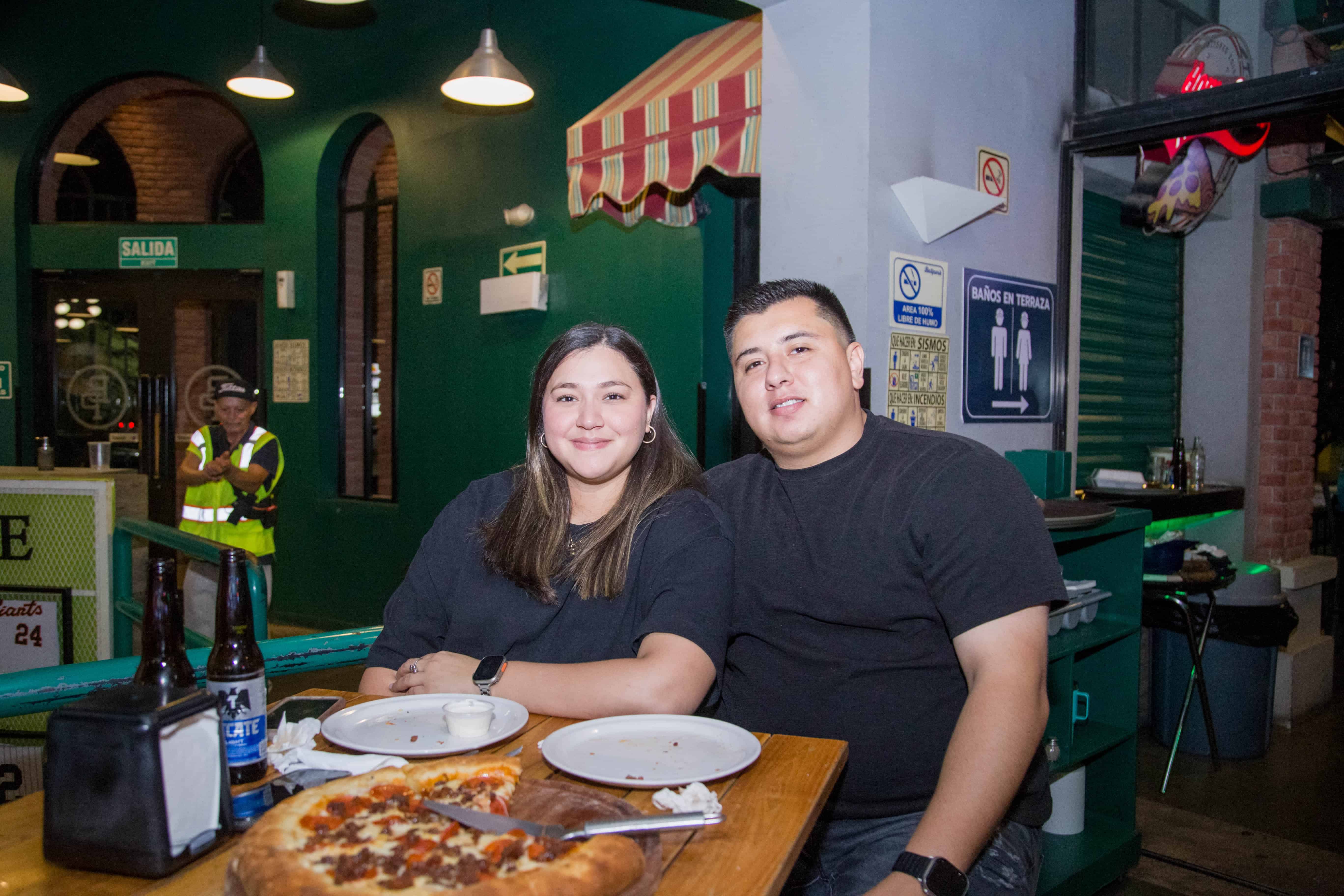 Disfrutan de su compañía en Ballpark Hermosillo