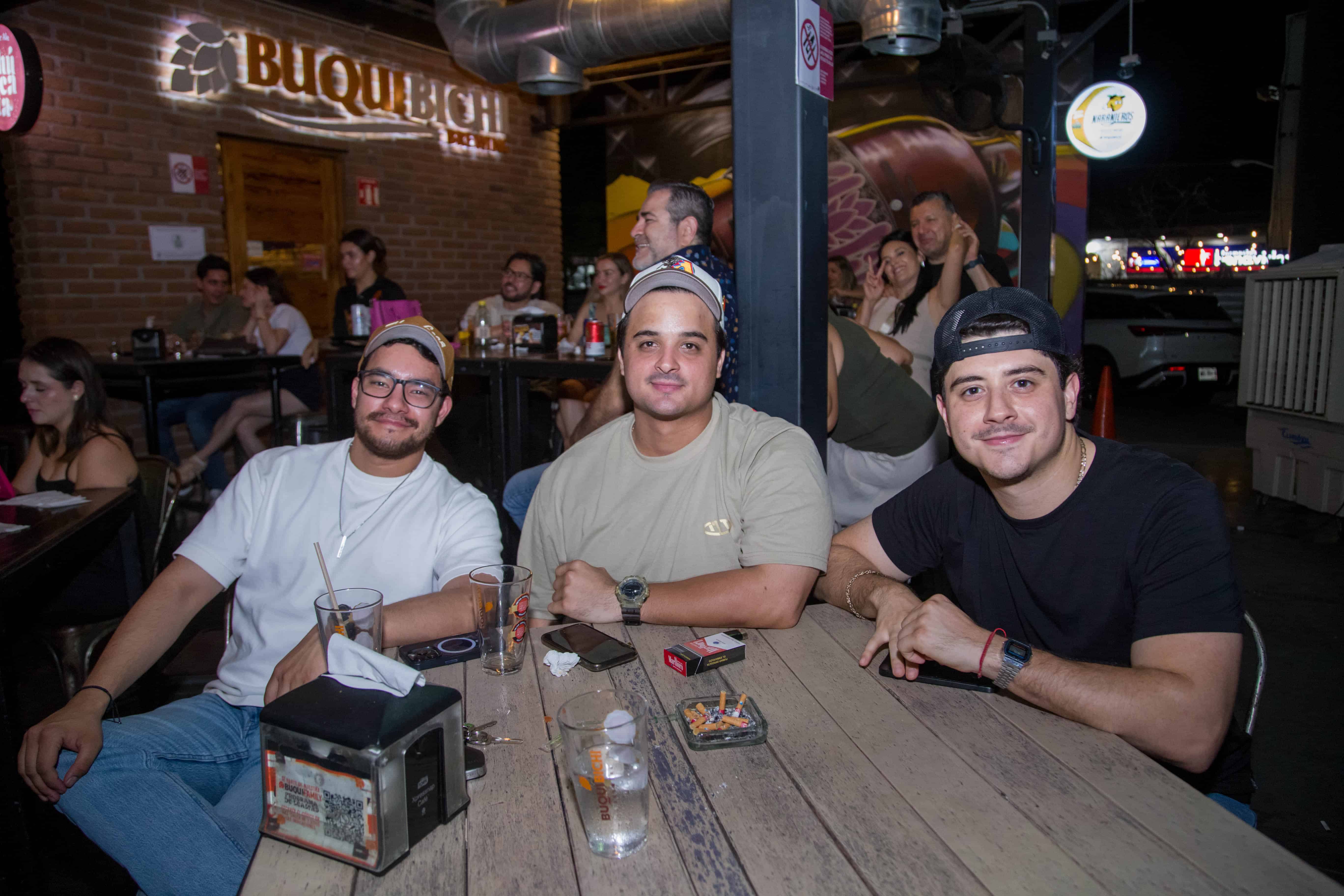 Brillan junto a su bebida favorita de Buqui Bichi Brewing