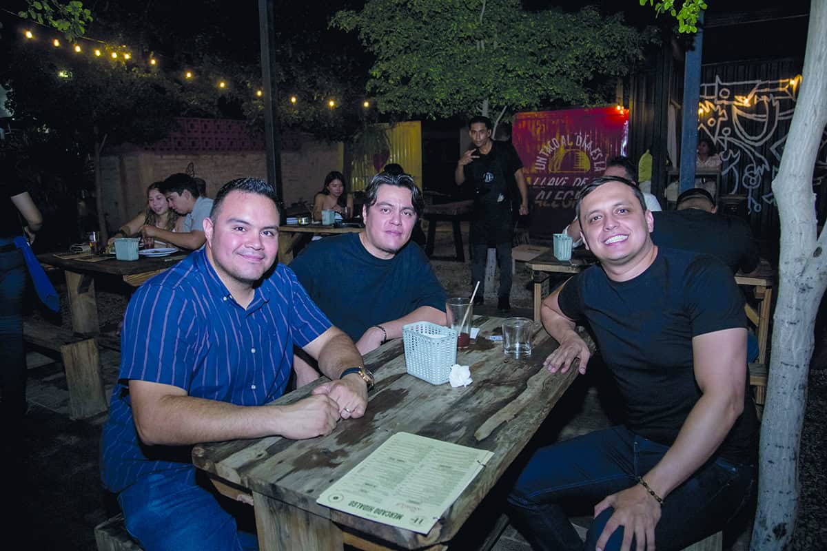 Disfrutan una reunión inolvidable en Mercado H69