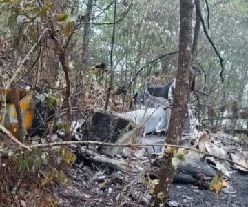 Hallan aeronave de CFE caída en Jalisco; confirman dos muertos