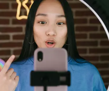 Influencer ofrece subir 2 historias diarias a cambio de un depa gratis