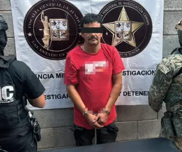 Cae sujeto con 32 envoltorios de metanfetamina durante cateo en La Cholla