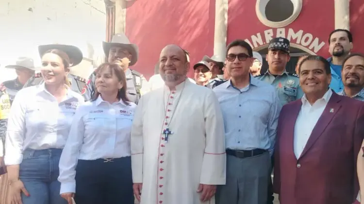 En la inauguración estuvo presente el alcalde de Nogales: (Foto: Karyna Vieyra / EXPRESO)