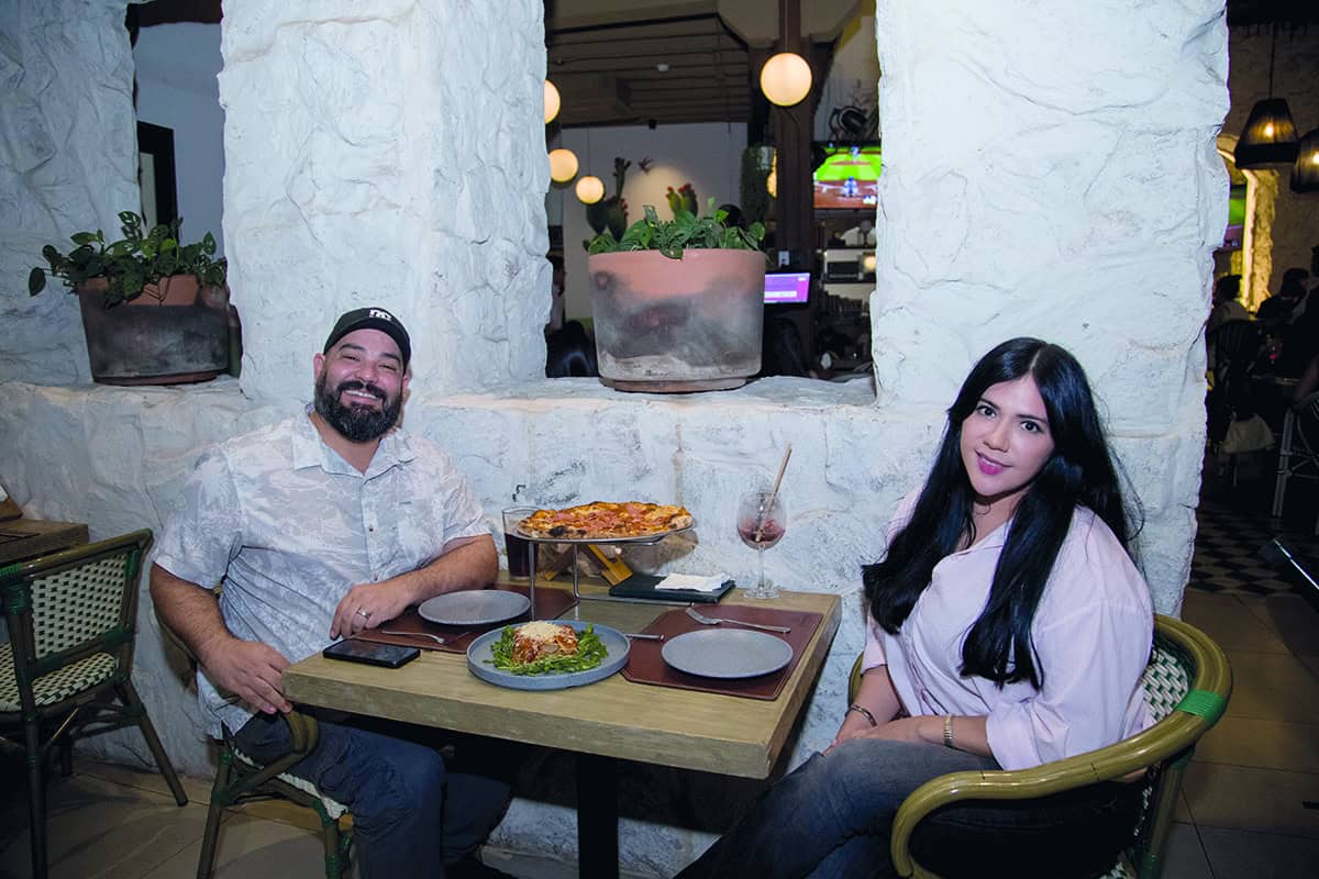 Cenan en una reunión llena de armonía en Casona Obregón 55