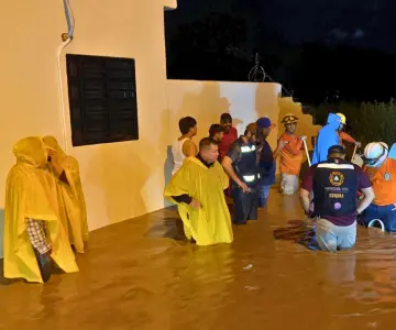 Fuertes lluvias provocan caos e inundaciones en Magdalena de Kino