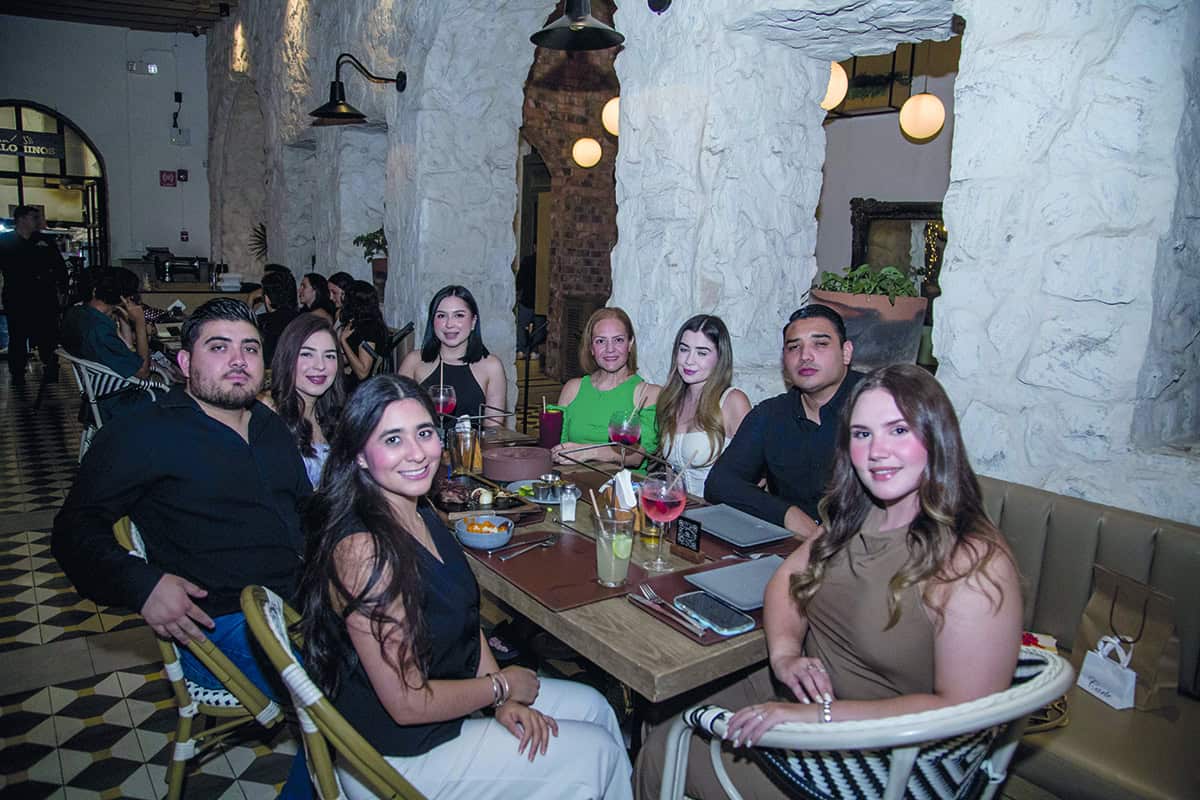 Llenan el lugar de cumpleañeros en Casona Obregón 55