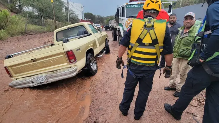 Lluvias causan deslaves, inundaciones y daños en Nogales