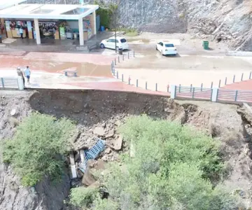 Monzón deja inundaciones, deslaves y evacuaciones