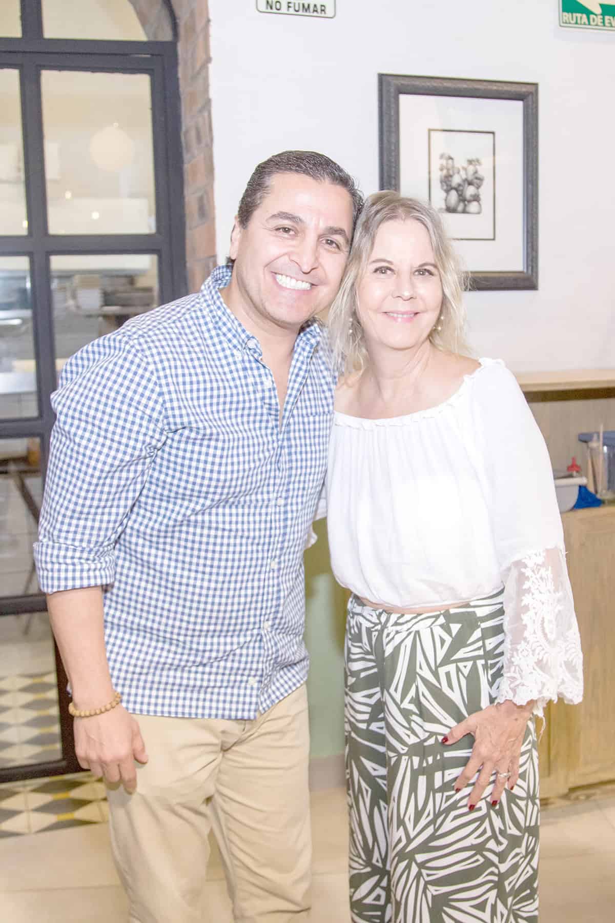 Celebra Sra. Isela su cumpleaños en Casona Obregón 55