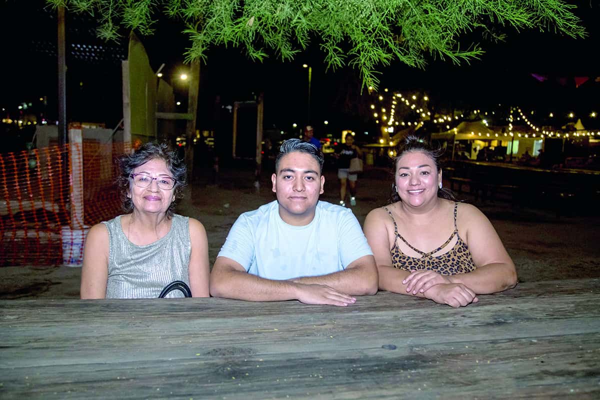 Comparten juegos y pláticas en Parque la Ruina