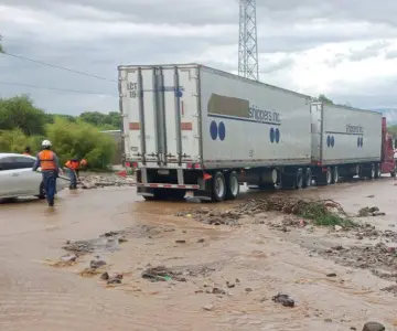 Lluvias en Sonora dejan dos muertos y daños en carreteras estatales