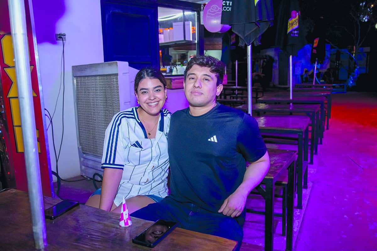 En Gastropark cenan rodeados de sonrisas
