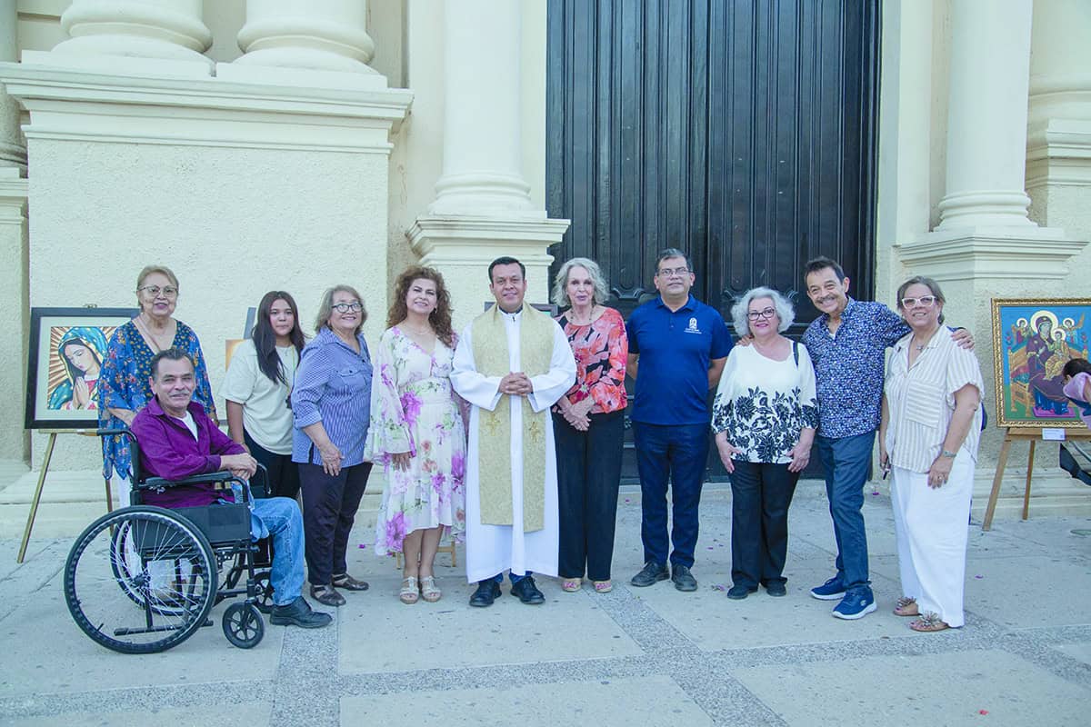 Recorren juntos la galería sagrada de Nuestra Señora de la Asunción