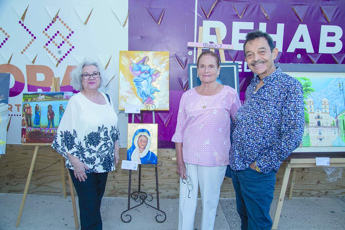 Recorren juntos la galería sagrada de Nuestra Señora de la Asunción