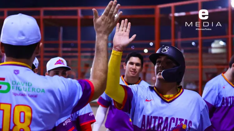 Antracitas asegura triunfo ante Pollo Feliz y se acerca a playoffs. (Foto: Cristian Ruiz/EXPRESO)