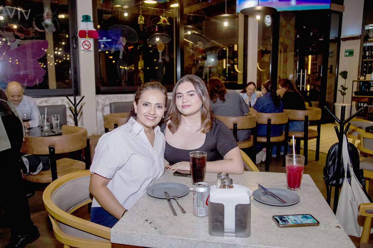 En Gastronora regalan sonrisas a la cámara