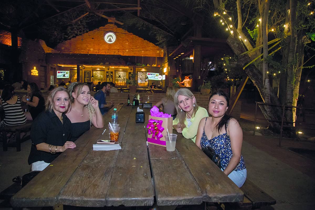En Parque la Ruina juegan y conviven bajo las estrellas
