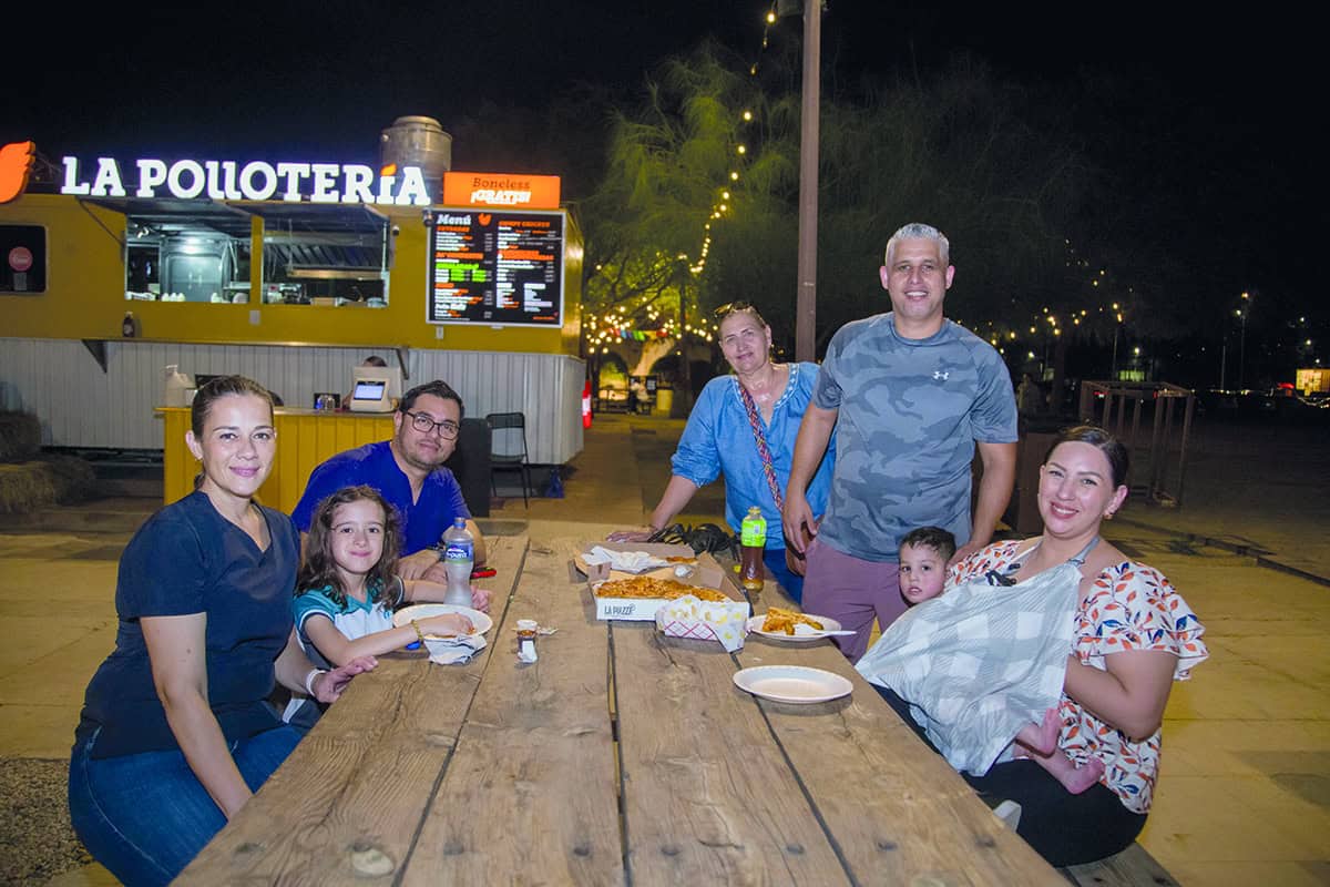 En Parque la Ruina juegan y conviven bajo las estrellas