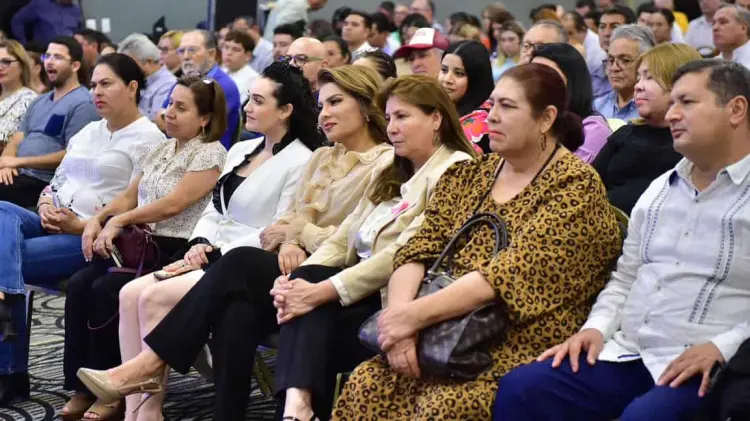 Lorenia Valles afirma que la nueva Corte garantiza justicia. (Foto: Especial / EXPRESO)