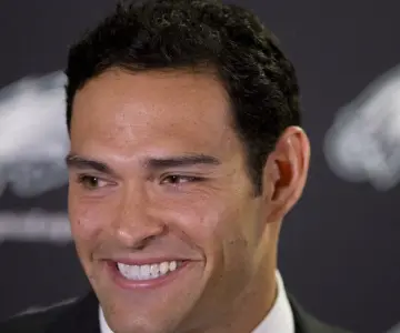 Mark Sánchez, exmariscal de la NFL, fue apuñalado en Indianápolis