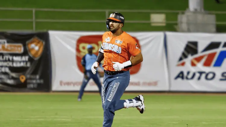 Darick Hall conectó su tercer cuadrangular de la pretemporada. (Foto: Naranjeros)