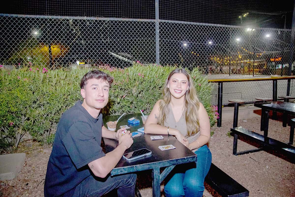 Disfrutan una noche juntos en Fairplay Club