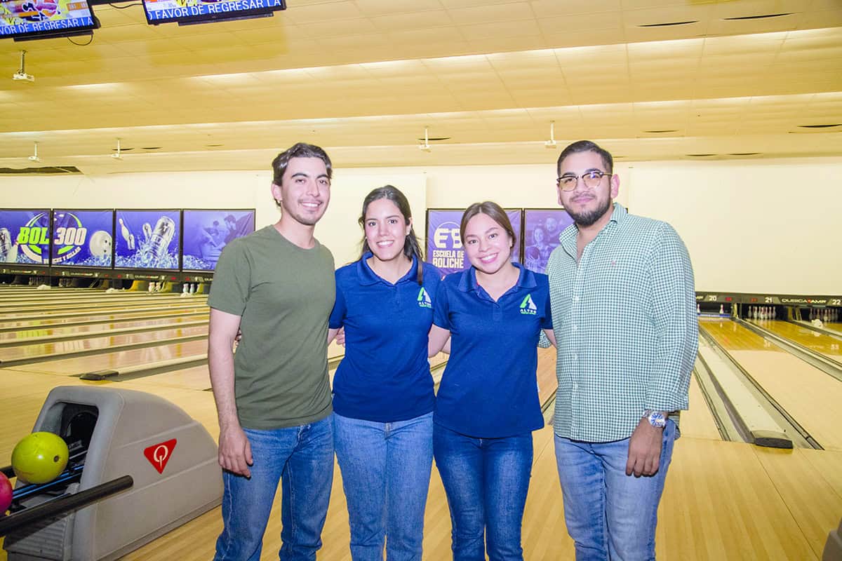 Juegan y conviven con energía en Bol 300