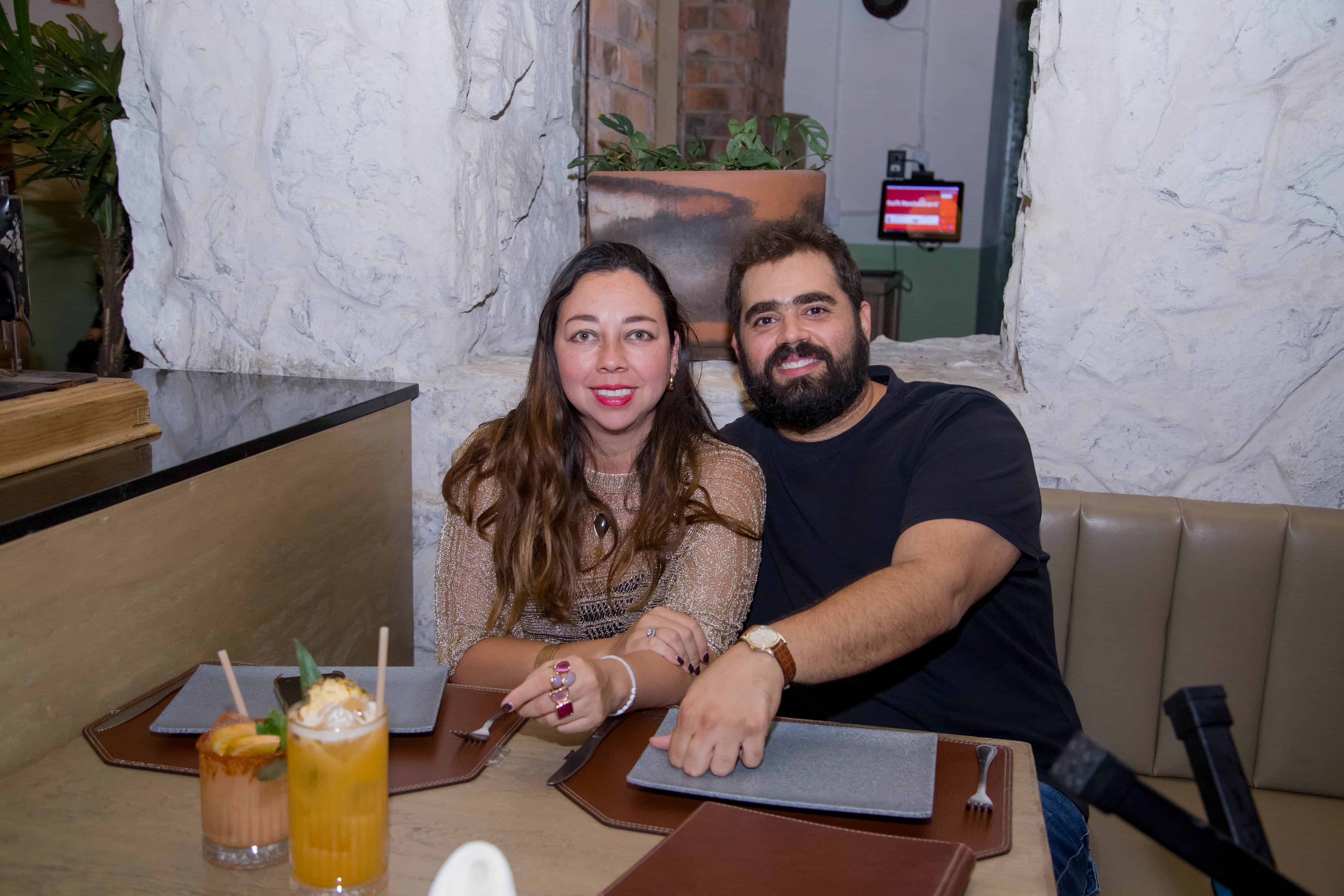 Apagan las velitas en diferentes velas en Casona Obregón 55