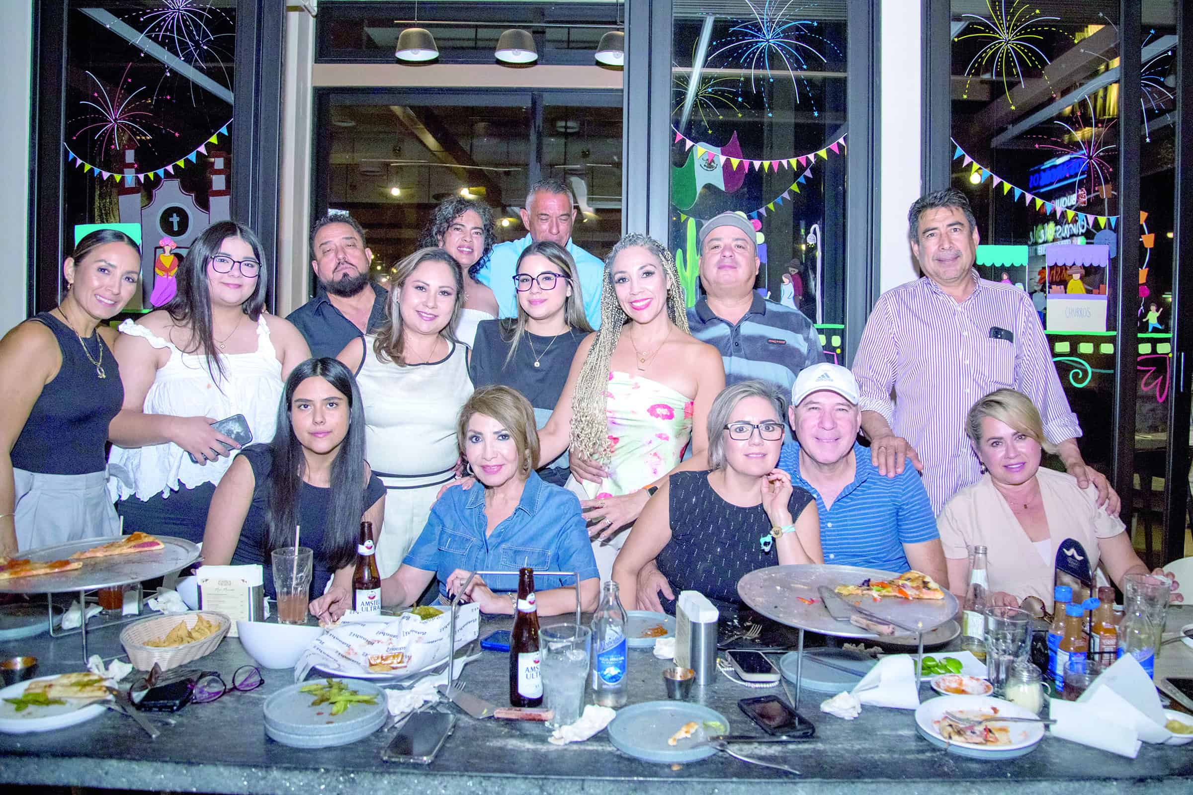 En Gastronora invaden de felicidad el espacio
