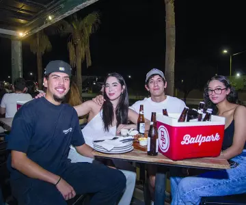 En Ballpark familiares y amigos disfrutaran momentos de risas