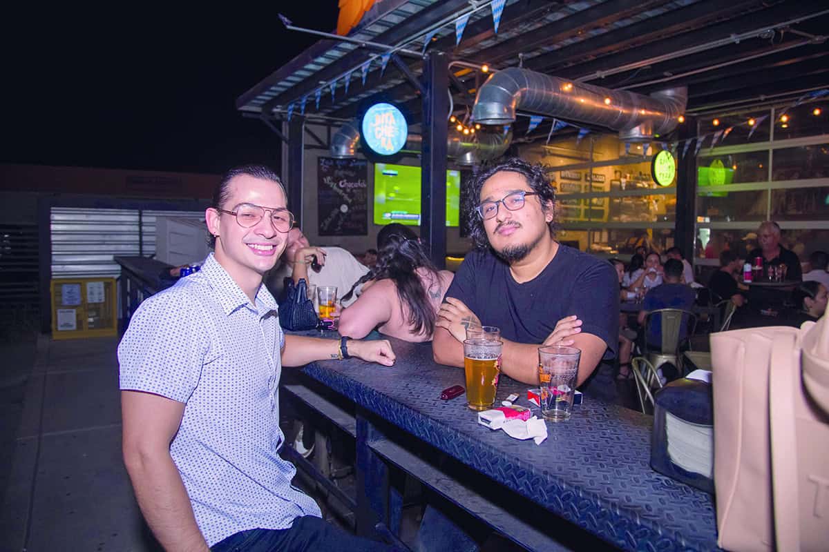 En Buqui Bichi Brewing conquistan la velada entre tragos y amigos