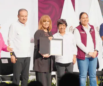 Impulsan derecho a patrimonio seguro en Sonora con entrega de constancias