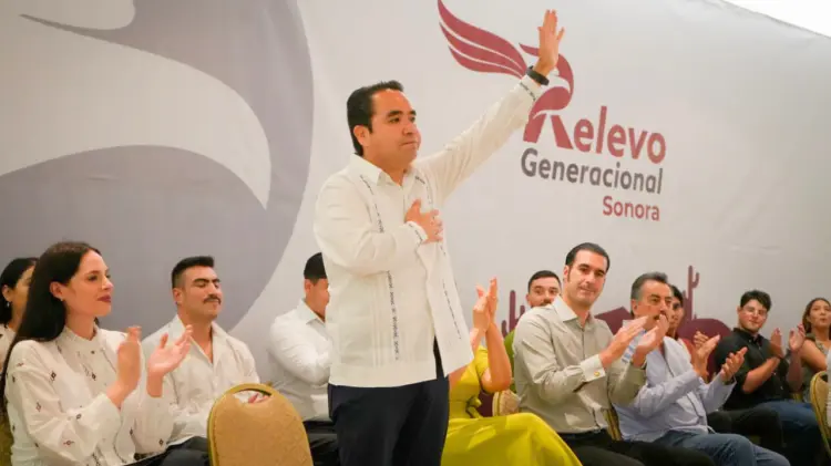 Heriberto Aguilar llama a jóvenes a impulsar la transformación de México. (Cortesía)