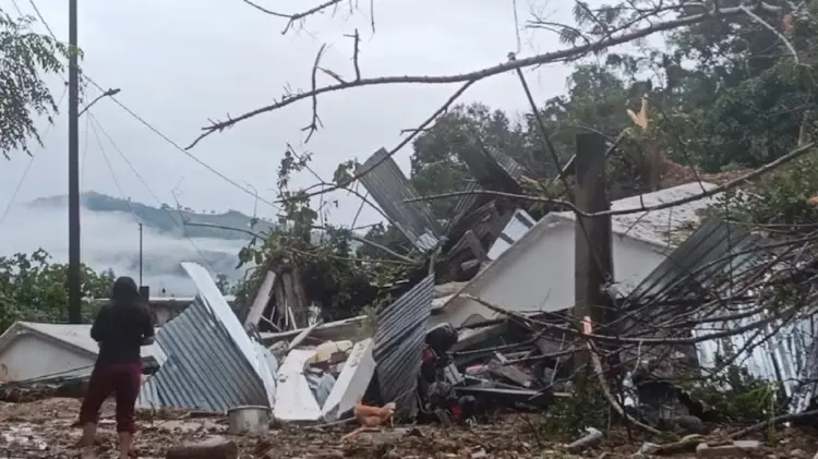Lluvias torrenciales dejan al menos 44 muertos en cinco estados de México