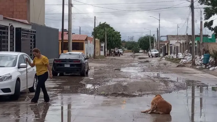 Calles de la colonia La Caridad tras lluvias. (Foto: Armando Aguilar / EXPRESO)