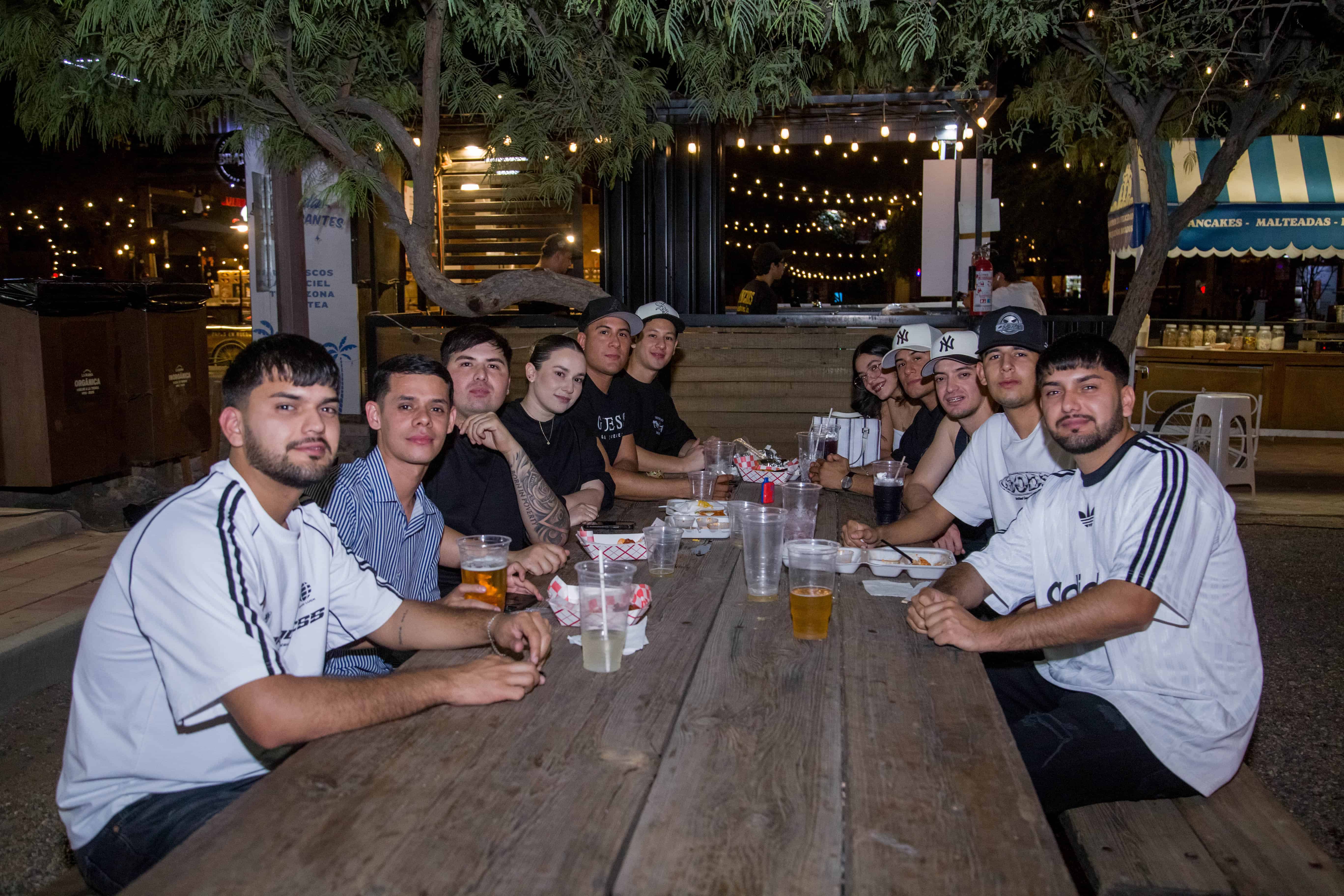 En Parque la Ruina disfrutan noche de diversión