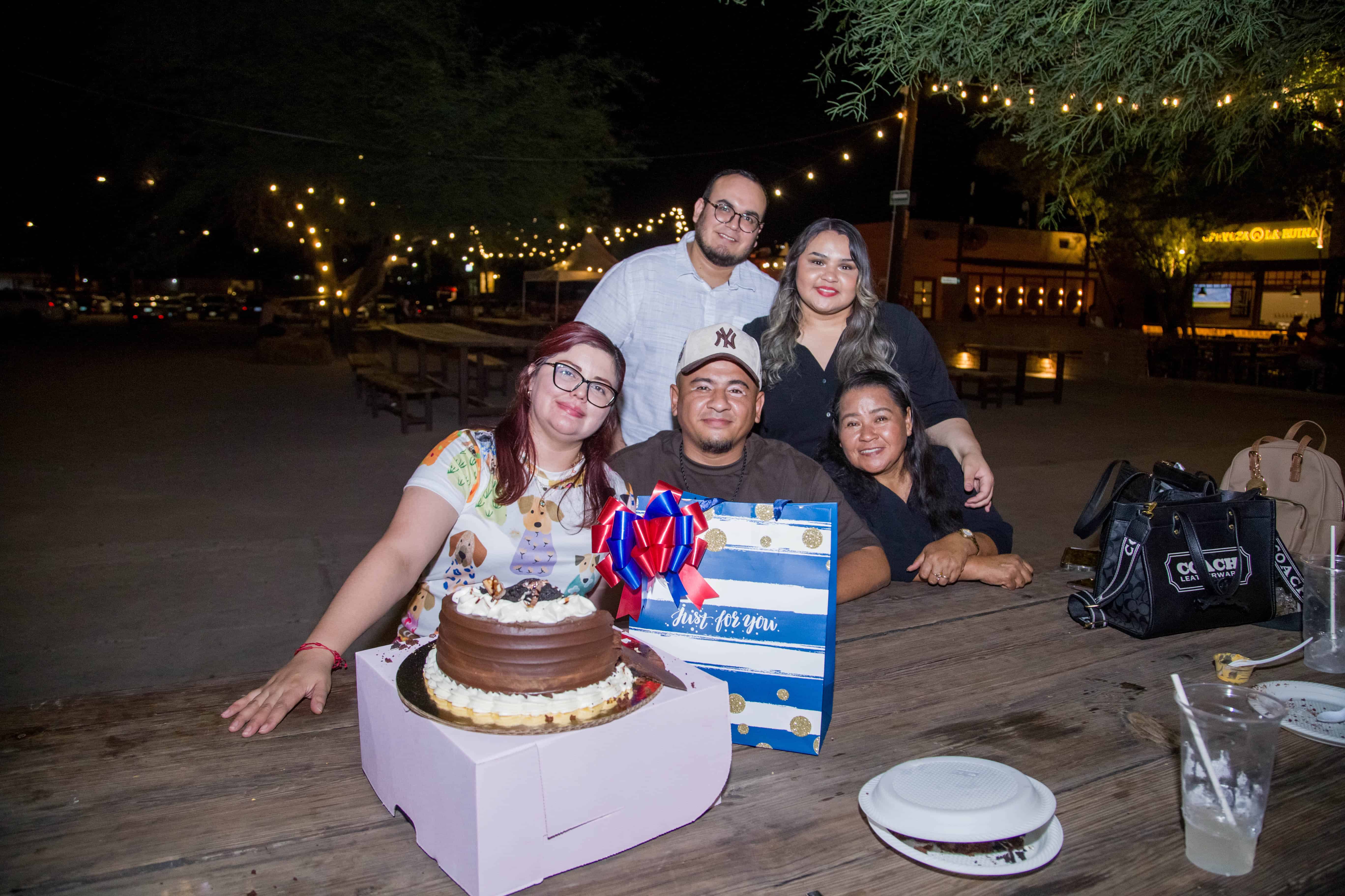 En Parque la Ruina disfrutan noche de diversión