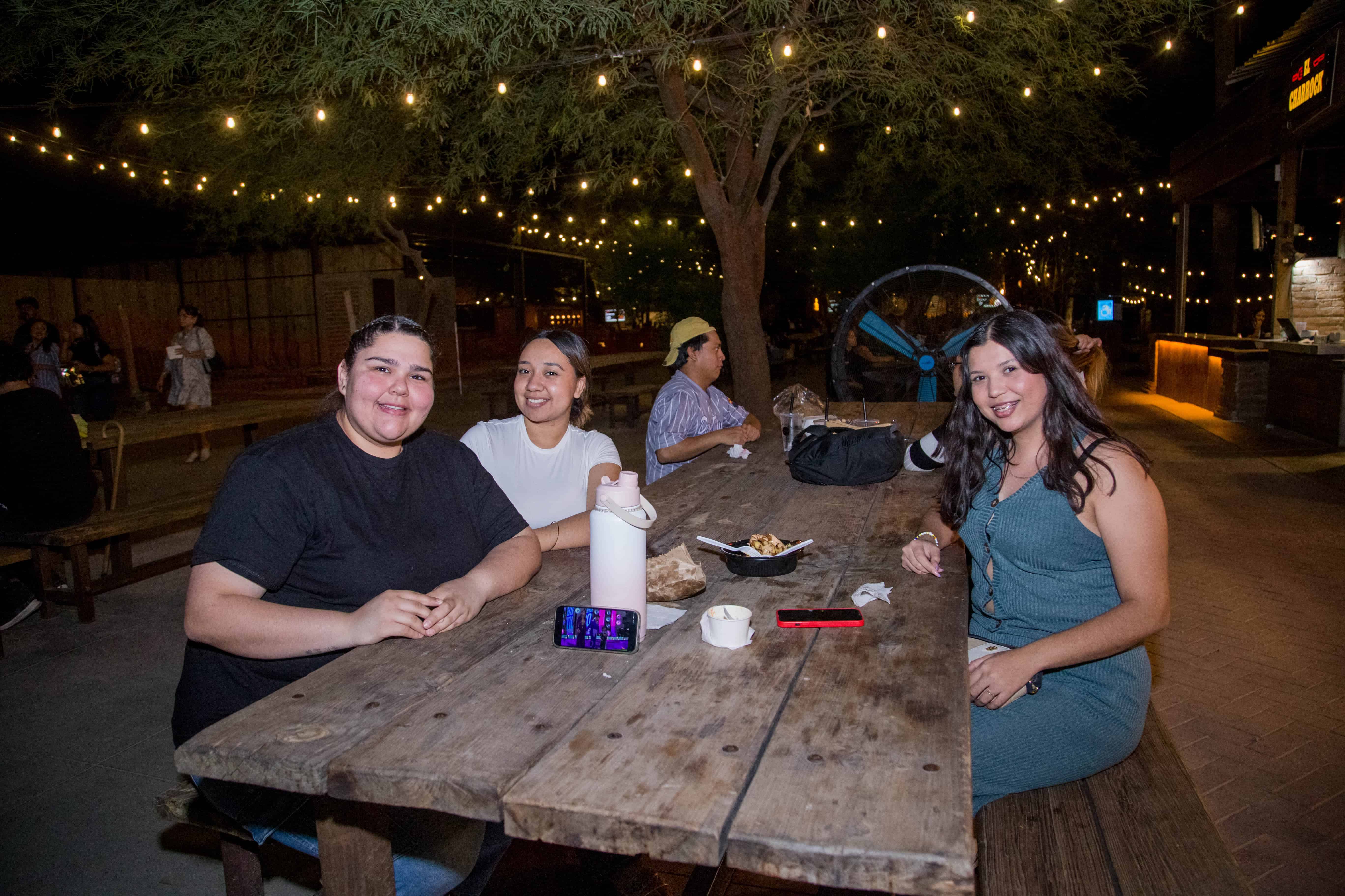 En Parque la Ruina disfrutan noche de diversión