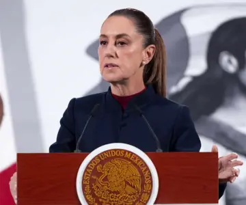 Anuncia Sheinbaum becas para jóvenes en riesgo por delincuencia