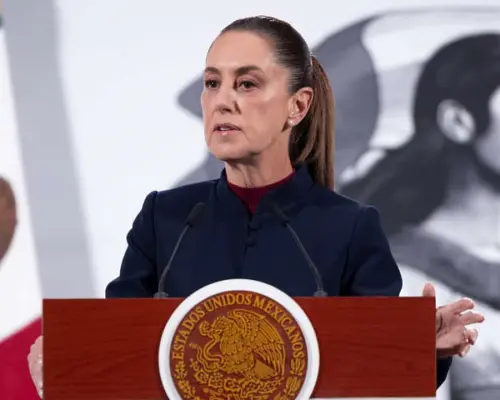 Anuncia Sheinbaum becas para jóvenes en riesgo por delincuencia