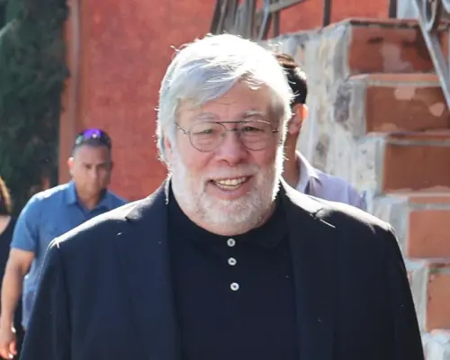 Wozniak expone en Foro de Energía Solar el proyecto que maravilló a Jobs
