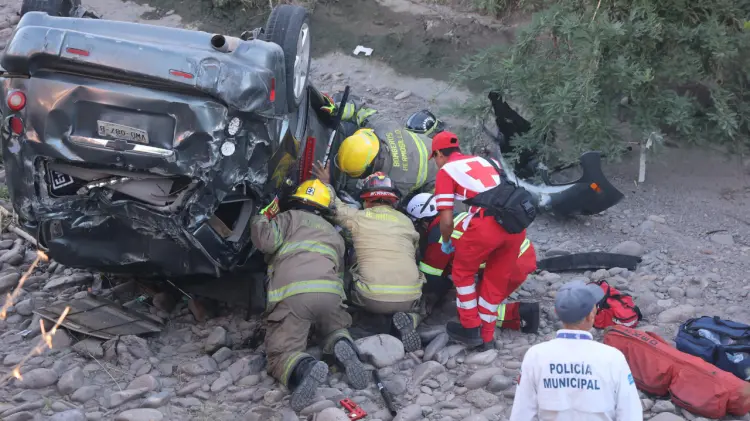 La víctima fue trasladada consciente a un hospital. (Foto: Jesús Ballesteros / EXPRESO)