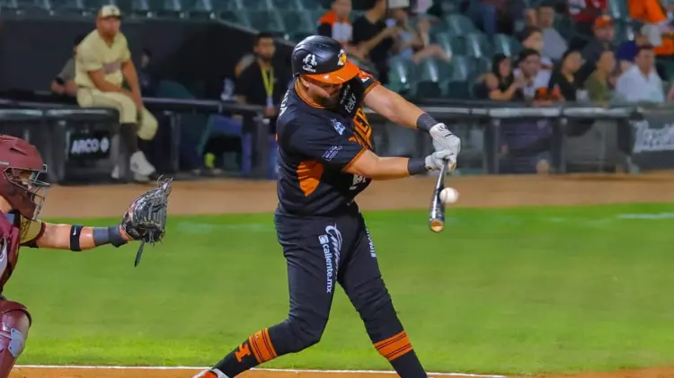 Naranjeros de Hermosillo domina con poder: vence 13-6 a Tucson