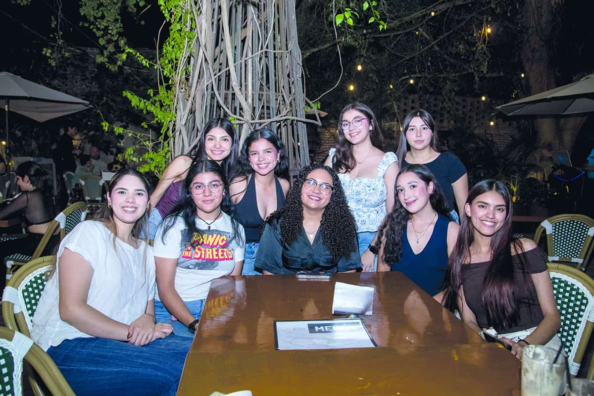 Una cena llena de risas y cariño en Mona Café